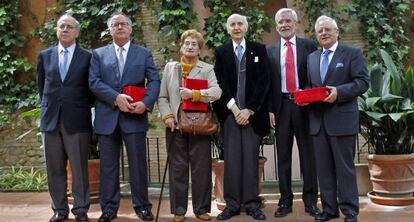 Luis Berenguer, Felipe Guardiola, Rosal&iacute;a Sender, Santiago Grisol&iacute;a, Joan Lerma y Jos&eacute; Ram&oacute;n Pin, en la sede del Consell Valenci&agrave; de Cultura.