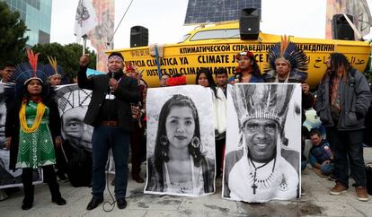 Protesta de las tribus indigenas en la Cumbre por el Clima COP 25 en Madrid.