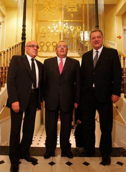 Los presidentes de las tres cajas en Madrid.