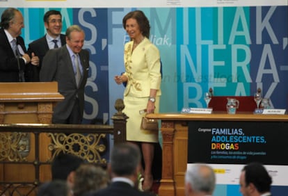 La Reina, junto al lehendakari Patxi López, el alcalde de Bilbao, Iñaki Azkuna y el presidente de la FAD, Sánchez Asiain.