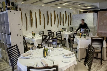 Comedor de La Taberna de Elia, en Pozuelo de Alarcón (Madrid). 