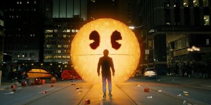 Este viernes se estrena en España 'Pixels', una película de Chris Columbus que mezcla cine con videojuegos. No es la primera vez que ambos mundos se encuentran. A continuación, un repaso por algunos matrimonios entre el séptimo arte y el entretenimiento electrónico.