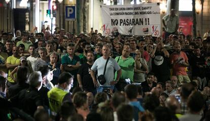 La asamblea de taxistas de este lunes por la noche.