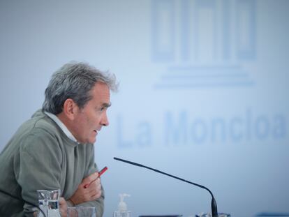 El director del Centro de Coordinación de Alertas y Emergencias Sanitarias, Fernando Simón, en la rueda de prensa este lunes.