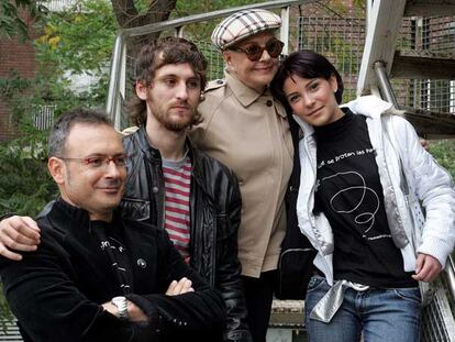 Álvaro Begines, Raúl Arévalo, Lola Herrera y Julia García, de izquierda a derecha.