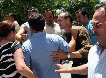 Los pescadores detenidos tras los enfrentamientos del miércoles con la policía abandonaron ayer los juzgados.