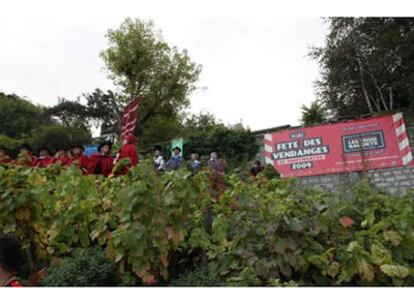 Viñedo de Montmartre que celebra una jornada de puertas abiertas durante el Festival de la Vendimia