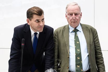 Christian Lüth, a la izquierda, y Alexander Gauland, en una reunión del grupo parlamentario en junio de 2018, en Berlín.