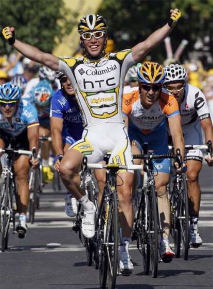 Cavendish celebra ayer su victoria de etapa.