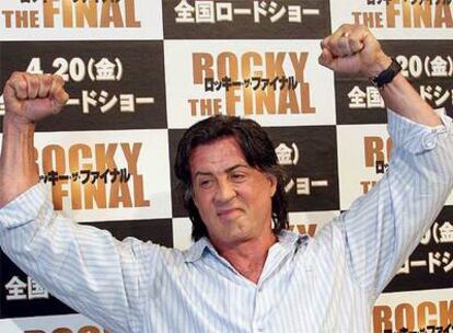 Stallone posa para los fotógrafos durante la promoción de su último trabajo en Tokio el pasado marzo.