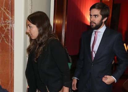 Alejandra Romero y Pedro Armas en Madrid en marzo de 2019, durante un homenaje a Adolfo Suárez con motivo del quinto aniversario de su fallecimiento.