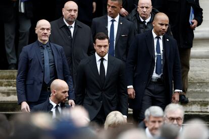 Jordan Bardella, en el centro, este jueves en el funeral de Jean-Marie Le Pen.