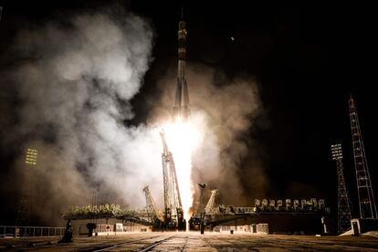 
Momento del lanzamiento del Soyuz MS-06 hacia la Estación Espacial Internacional, en Baikonur (Kazajistán). 