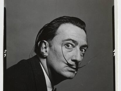 Una de las imágenes de Dalí realizadas por Halsman en 1954.