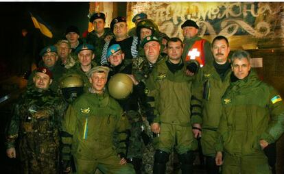 Un grupo de veteranos de la guerra de Afganistán, en las protestas contra el Gobierno ucranio en Kiev.
