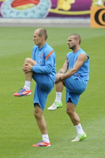 Robben y Sneijder, durante el entrenamiento.