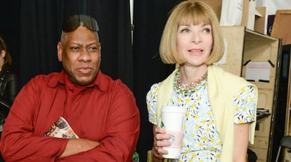 André Leon Talley y Anna Wintour, en el desfile de Carolina Herrera de 2014, en Nueva York.