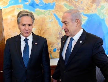 El primer ministro de Israel, Benjamin Netanyahu (derecha), y el secretario de Estado de EE UU, Antony Blinken, este martes en Jerusalén.