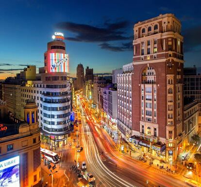 La Gran Vía, el Broadway madrileño.