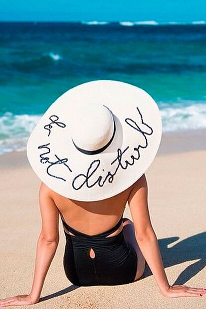 Este es el sombrero que todas las celebrities y blogueras tienen. Lo firma Eugenia Kim y cuesta unos 400 euros.