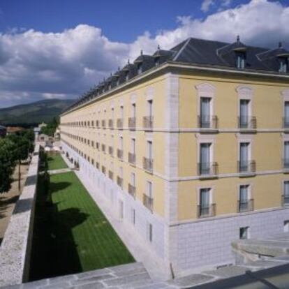 Fachada del parador de La Granja de San Ildefonso (Segovia).