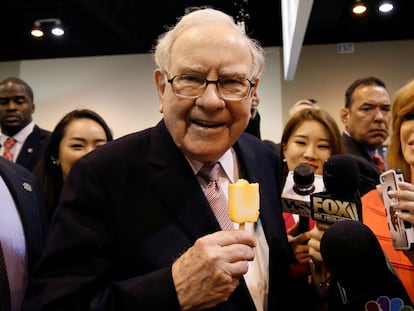 Warren Buffett, antes de una junta de Berkshire Hathaway en Omaha, Nebraska, en mayo de 2017.