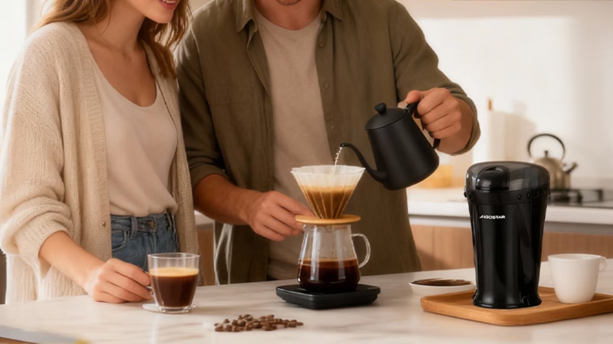 Para que te tomes el café recién molido hasta con una cafetera italiana: este molinillo cuesta menos de lo que imaginas