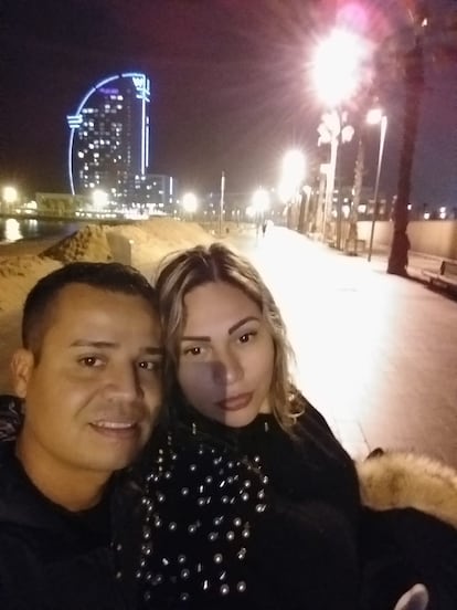 Venezuelans Jonathan Quintero and Paola Sheuat in February after arriving in Barcelona.