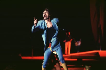 Mick Jagger en el concierto que los Rolling Stones dieron en el estadio Vicente Calderón, Madrid, en 1982.