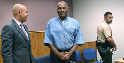 O.J. Simpson, junto ao seu advogado Malcolm LaVergne, no último 20 de julho, em Lovelock, Nevada.