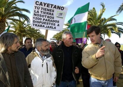 L&iacute;deres jornaleros son recibidos por Cayetano Mart&iacute;nez de Irujo.