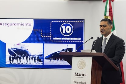 Omar García Harfuch durante una rueda de prensa en Ciudad de México, este domingo.