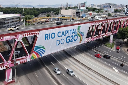 Un letrero anuncia la cumbre G-20 en las calles de Ro de Janeiro. 