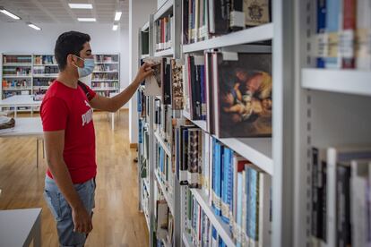 Uno de los estudiantes becados por el Ministerio de Educación que tuvo que pedir un adelanto a la plataforma Bcas.