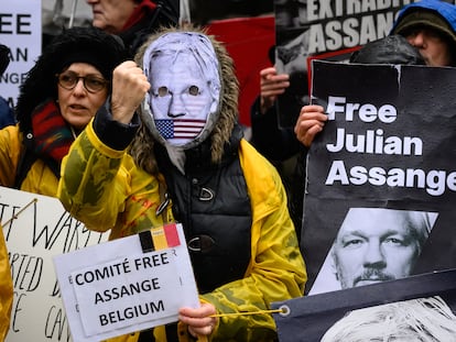 Activists supporting Julian Assange on February 21 outside the High Court of Justice in London.