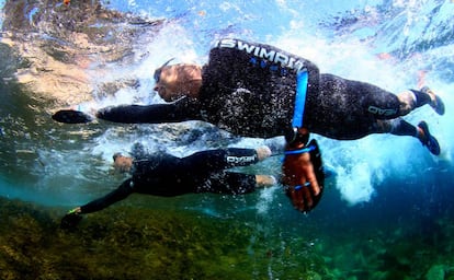 Equipo swimrun de Francesc de Lanuza y Santi Pellejero