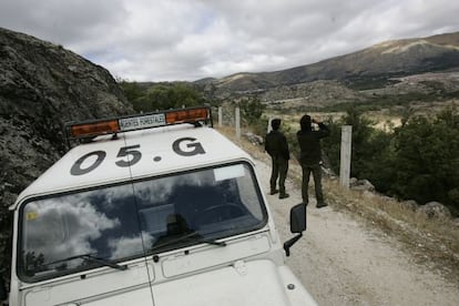 Agentes forestales de la Comunidad de Madrid en Bustarviejo.