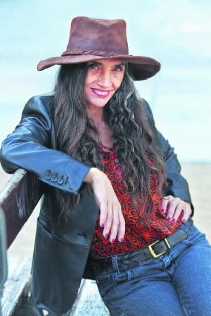 Ángela Molina, fotografiada ayer en la plaza de Oriente de Madrid.