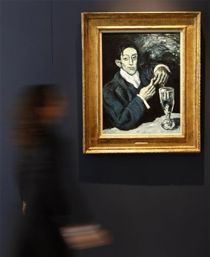 La obra <i>El bebedor de absenta</i>, de Picasso en la casa de subastas Christie's.
