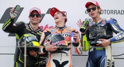 Márquez, en el podio junto a Crutchlow y Rossi