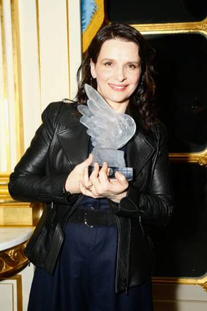 Juliette Bincohe, con el Premio del Cine Francés, que recibió el sábado en París.