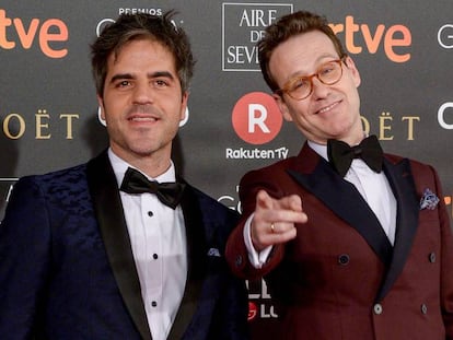 Los c&oacute;micos Ernesto Sevilla y Joaquin Reyes antes de comenzar la gala de los Premios Goya 2018.