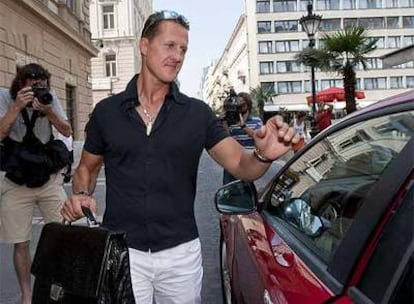 Michael Schumacher, tras visitar a Massa en el hospital de Budapest.