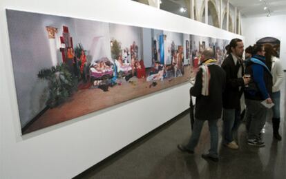 Una de las obras de Wang Qingsong que puede verse en el Centro Andaluz de la Fotografía, en Almería.