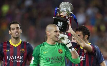 Busquets, Vald&eacute;s y Cesc, en la vuelta de honor.