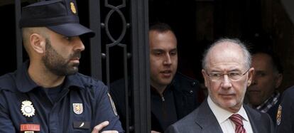 Rodrigo Rato, a la salida de su domicilio.