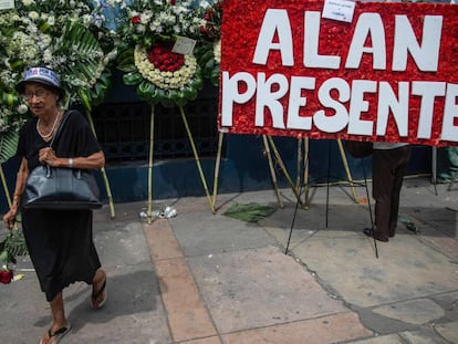 O lado externo dos escritórios do partido Aliança Popular Revolucionária Americana.