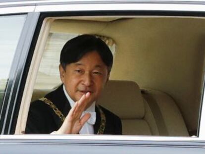 En una sencilla pero solemne ceremonia, el nuevo jefe de Estado ha prometido seguir los pasos de su padre, el emperador emérito Akihito