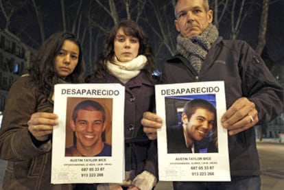 El padre del estudiante estadounidense desaparecido junto a dos amigas de su hijo.