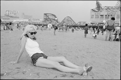 Debbie Harry lo elevó hasta su mínima expresión entre los imperantes skinny jeans de la escena punk.